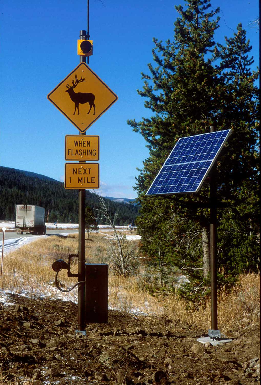 Frontiers  Wildlife Warning Reflectors' Potential to Mitigate Wildlife-Vehicle  Collisions—A Review on the Evaluation Methods
