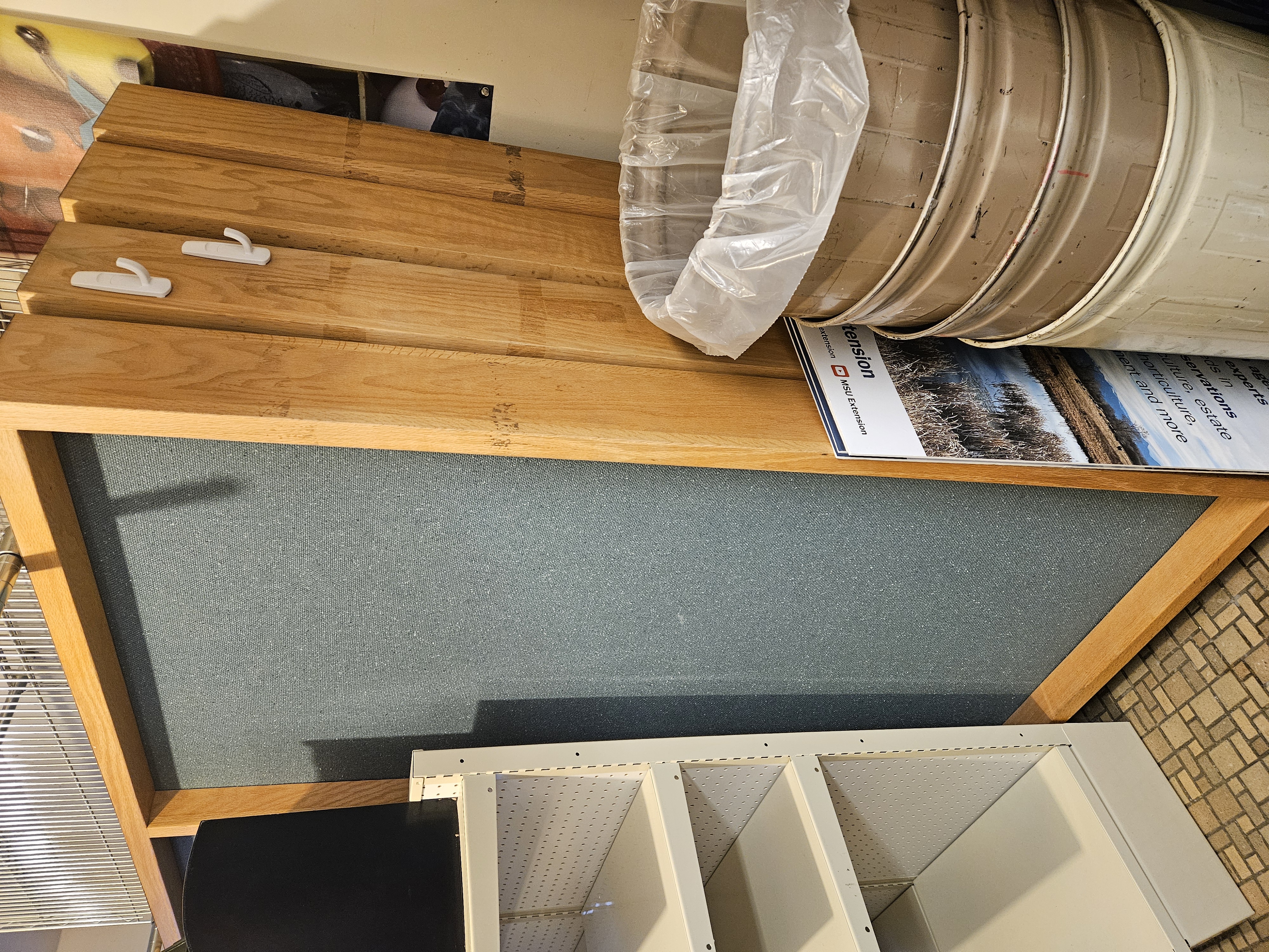 Cubicle walls Wooden framed fabric cubicle divider walls