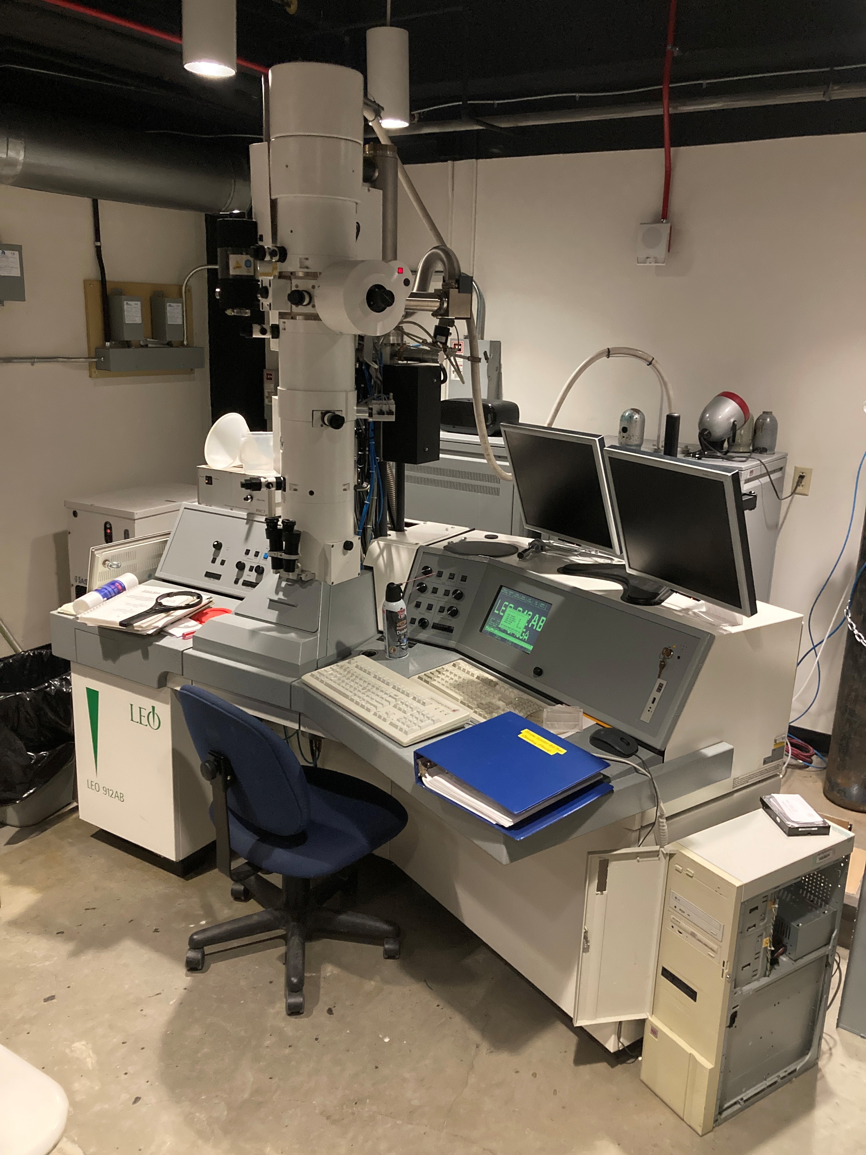 Zeiss LEO 912 Omega 120 kV transmission electron microscope